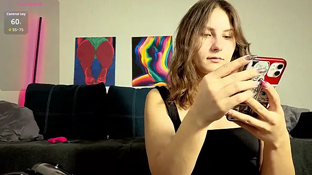 Snapshot of TrixiBell chatting on November 13, 2025, 4:16 am TrixiBell online show from November 13, 2025, 4:16 am