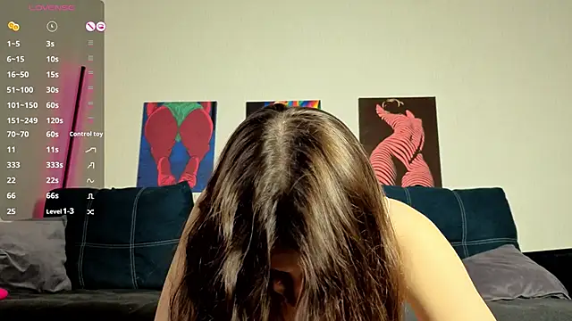 TrixiBell online show from February 18, 2026, 6:11 am