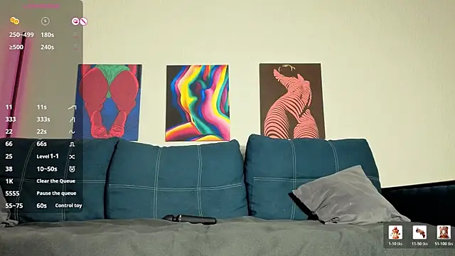 TrixiBell online show from April 7, 2026, 4:03 am