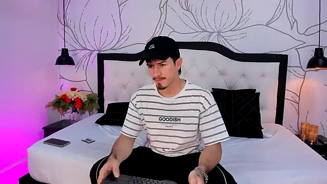 Jim twink online show from February 23, 2026, 7:58 pm