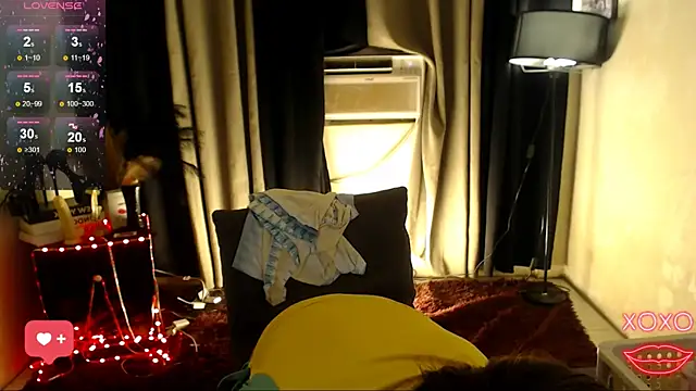 Snapshot of precious_RoseDoll chatting on October 8, 2025, 6:15 am precious RoseDoll online show from October 8, 2025, 6:15 am