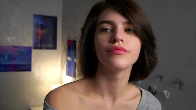 EleneButton online show from February 9, 2026, 1:47 am