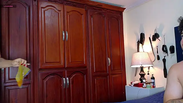 RoxyandAron2 online show from April 19, 2026, 12:28 pm