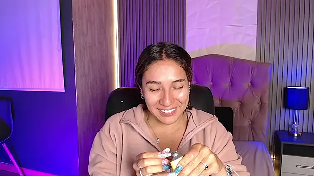Snapshot of Bonnali_lune chatting on June 27, 2026, 4:40 am Bonnali lune online show from June 27, 2026, 4:40 am