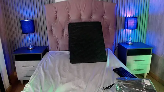 Bonnali lune online show from September 27, 2025, 11:00 pm