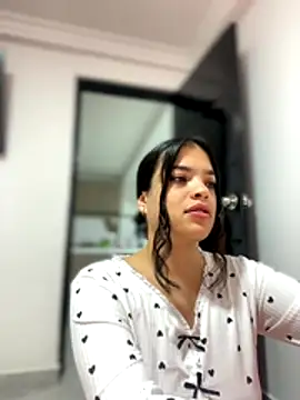 JuanitaMore01 online show from October 31, 2025, 12:29 am