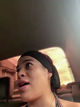 JuanitaMore01 online show from November 6, 2025, 10:14 pm