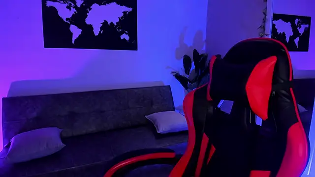 ZoeValencia1 online show from October 15, 2025, 12:13 pm