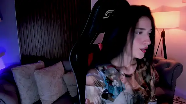 ZoeValencia1 online show from June 26, 2026, 7:09 pm