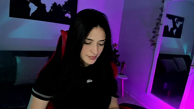 ZoeValencia1 online show from December 17, 2025, 12:10 pm