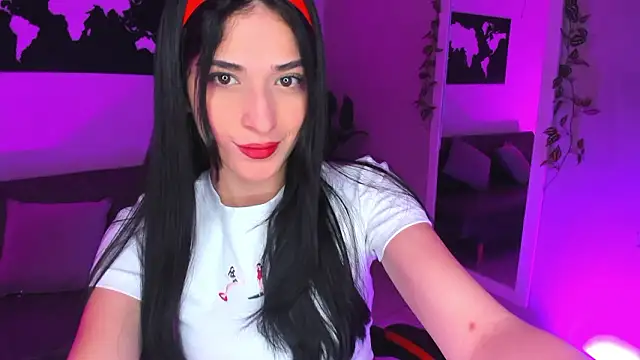 ZoeValencia1 online show from February 3, 2026, 12:10 pm