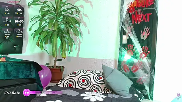 Snapshot of AliciaWhite chatting on October 7, 2025, 11:55 am AliciaWhite online show from October 7, 2025, 11:55 am