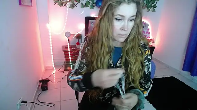 Snapshot of laura_evans1998 chatting on October 9, 2025, 3:23 pm laura evans1998 online show from October 9, 2025, 3:23 pm