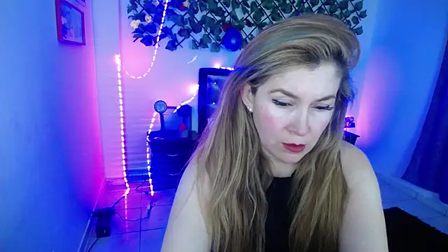 Snapshot of laura_evans1998 chatting on October 3, 2025, 3:24 pm laura evans1998 online show from October 3, 2025, 3:24 pm