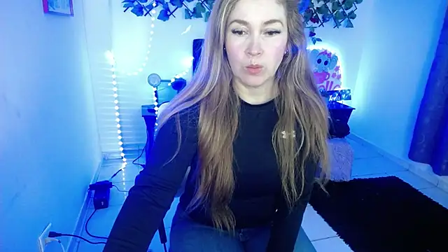 Snapshot of laura_evans1998 chatting on October 7, 2025, 3:02 pm laura evans1998 online show from October 7, 2025, 3:02 pm