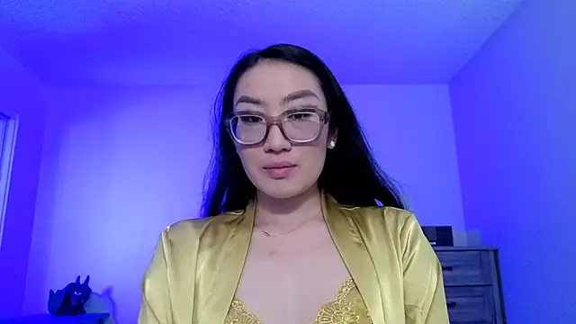 Aliciaz3 online show from October 6, 2025, 4:08 pm