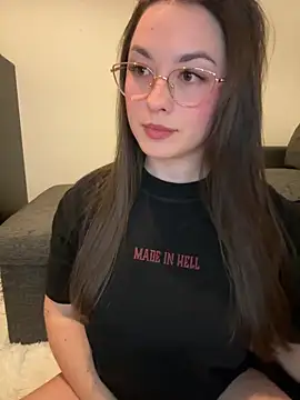 liloush   online show from April 2, 2026, 8:48 pm