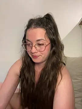 Snapshot of liloush__ chatting on May 31, 2026, 8:53 pm liloush online show from May 31, 2026, 8:53 pm