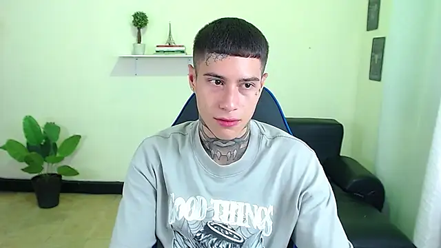 Snapshot of setthomas chatting on September 30, 2025, 2:45 pm setthomas online show from September 30, 2025, 2:45 pm