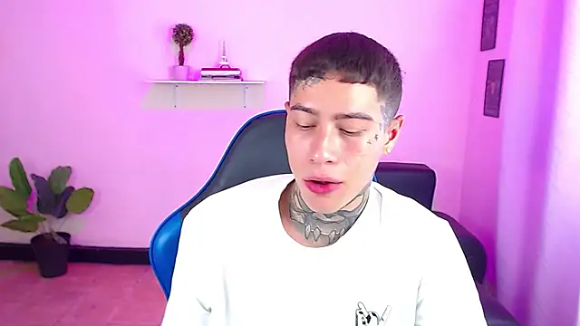 Snapshot of setthomas chatting on November 13, 2025, 4:22 pm setthomas online show from November 13, 2025, 4:22 pm