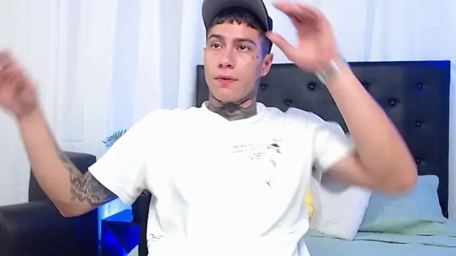 Snapshot of setthomas chatting on November 4, 2025, 2:21 pm setthomas online show from November 4, 2025, 2:21 pm