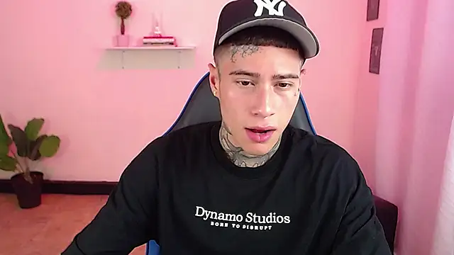 Snapshot of setthomas chatting on November 26, 2025, 8:42 pm setthomas online show from November 26, 2025, 8:42 pm