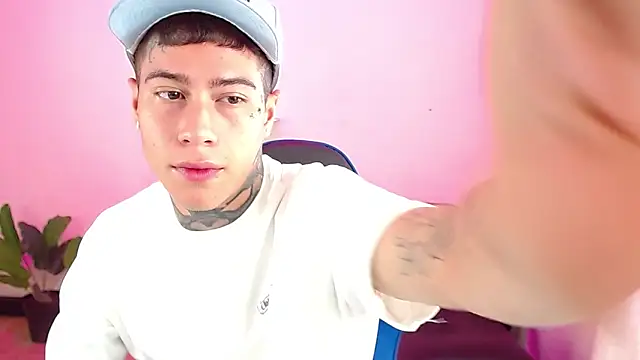 Snapshot of setthomas chatting on September 24, 2025, 2:23 pm setthomas online show from September 24, 2025, 2:23 pm