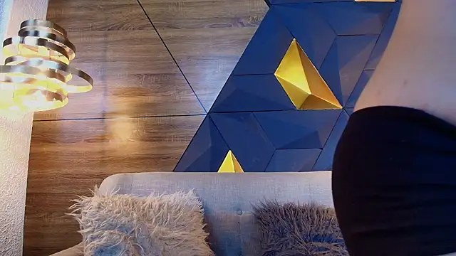 ly lulu online show from April 15, 2026, 11:05 am