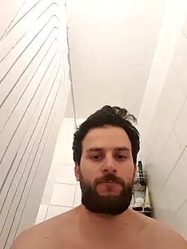 Snapshot of Taycanman69 chatting on April 15, 2026, 2:28 am Taycanman69 online show from April 15, 2026, 2:28 am