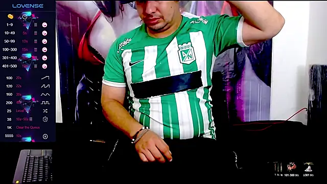 Snapshot of smith_hot29 chatting on October 22, 2025, 2:33 am smith hot29 online show from October 22, 2025, 2:33 am