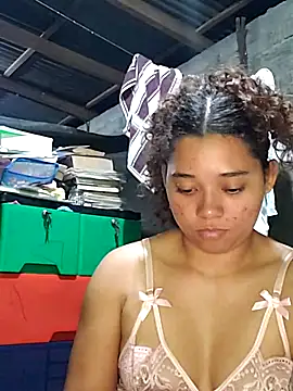 Snapshot of Violethroos chatting on March 26, 2026, 3:38 am Violethroos online show from March 26, 2026, 3:38 am