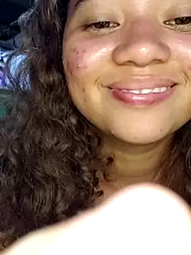 Snapshot of Violethroos chatting on March 2, 2026, 2:12 am Violethroos online show from March 2, 2026, 2:12 am