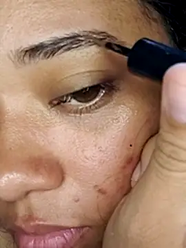 Snapshot of Violethroos chatting on April 9, 2026, 4:03 am Violethroos online show from April 9, 2026, 4:03 am