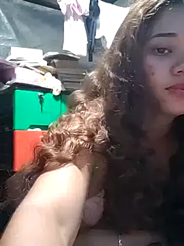 Snapshot of Violethroos chatting on April 7, 2026, 4:36 am Violethroos online show from April 7, 2026, 4:36 am