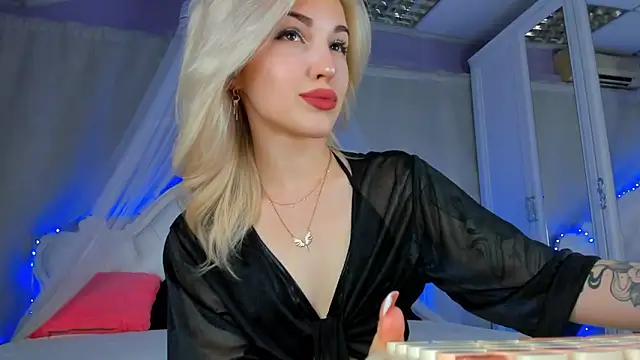 Snapshot of LisaFoxyMe chatting on May 24, 2026, 1:49 am LisaFoxyMe online show from May 24, 2026, 1:49 am