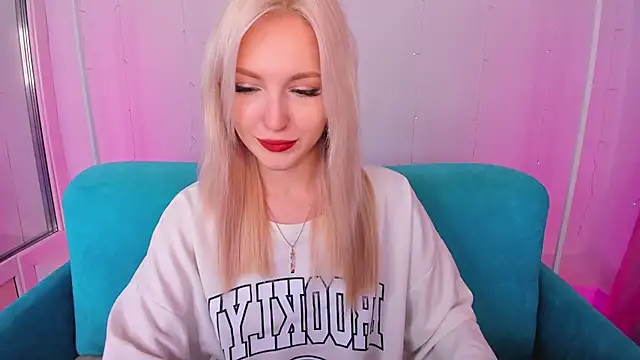 LisaFoxyMe online show from November 5, 2025, 1:20 am