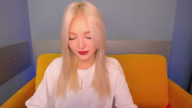 LisaFoxyMe online show from October 25, 2025, 2:55 am