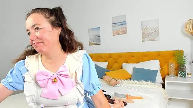 Snapshot of Kira_Adler chatting on October 20, 2025, 1:40 am Kira Adler online show from October 20, 2025, 1:40 am