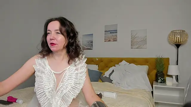 Kira Adler online show from November 16, 2025, 1:10 am