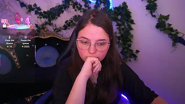 SophieDreamss online show from November 18, 2025, 2:53 pm