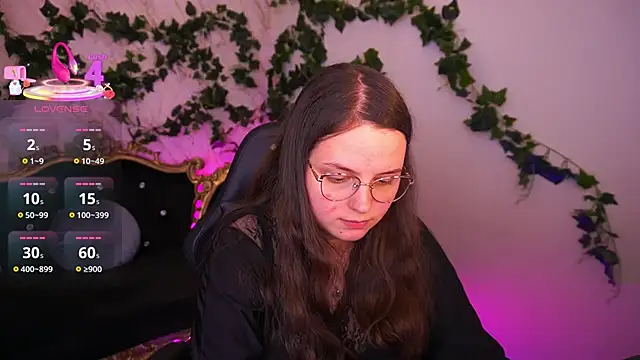 SophieDreamss online show from December 14, 2025, 10:59 pm