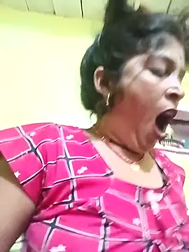 Snapshot of Samiya-143 chatting on October 5, 2025, 5:03 pm Samiya-143 online show from October 5, 2025, 5:03 pm