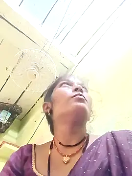 Snapshot of Samiya-143 chatting on September 28, 2025, 6:42 am Samiya-143 online show from September 28, 2025, 6:42 am