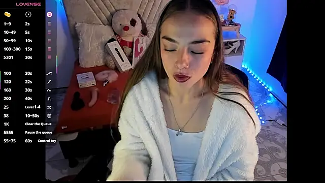Mia Victoria22 online show from July 18, 2026, 4:43 am