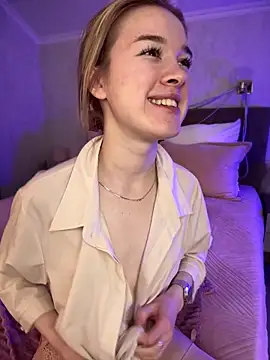 Snapshot of Marryme- chatting on March 6, 2026, 1:39 pm Marryme- online show from March 6, 2026, 1:39 pm