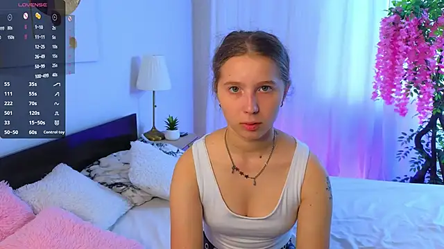 Snapshot of CatherineRichards chatting on September 10, 2025, 8:02 am CatherineRichards online show from September 10, 2025, 8:02 am