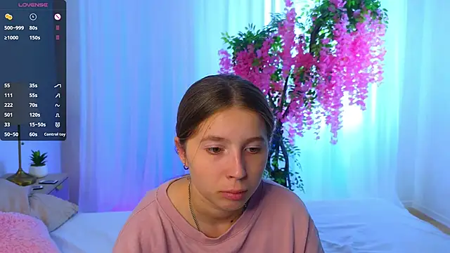 Snapshot of CatherineRichards chatting on September 16, 2025, 8:26 am CatherineRichards online show from September 16, 2025, 8:26 am