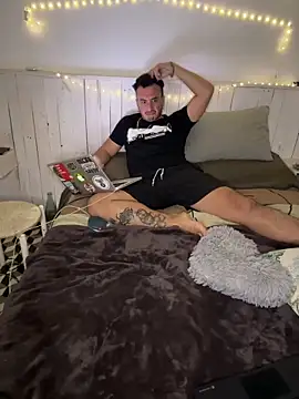 Snapshot of deepthem chatting on October 18, 2025, 9:28 pm deepthem online show from October 18, 2025, 9:28 pm