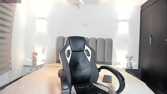 Snapshot of AdharaSweet1_ chatting on March 15, 2026, 1:23 am AdharaSweet1 online show from March 15, 2026, 1:23 am