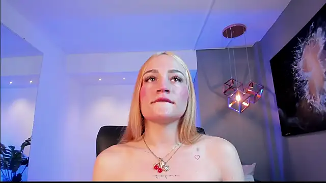 Snapshot of MadisonAnngel chatting on January 8, 2026, 7:42 pm MadisonAnngel online show from January 8, 2026, 7:42 pm